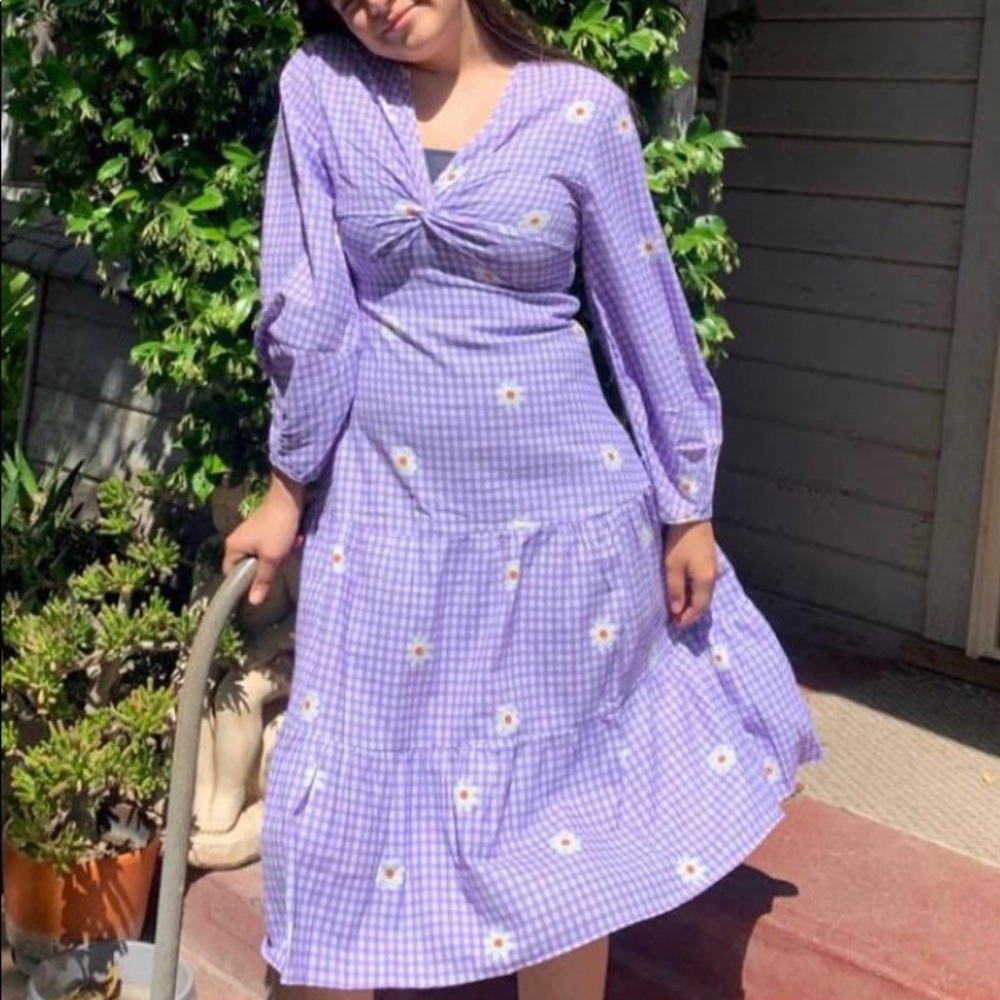 Size medium daisy dress <3